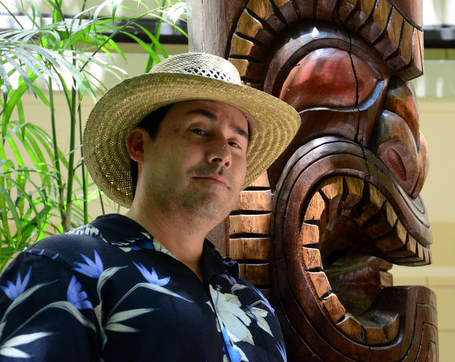 Rob hangs with a Giant TIki