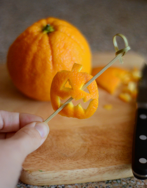 How to Make A Jack o' Lantern Cocktail Garnish