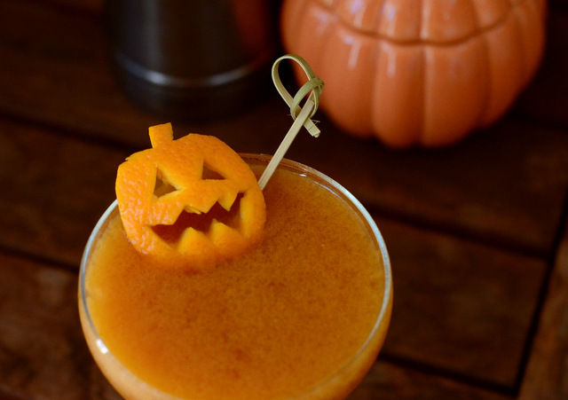 How to Make A Jack-o-Lantern Cocktail Garnish