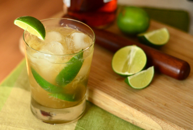 How to Make a Caipiríssima